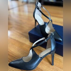 Adrienne Vittadini Black leather cross strap heels size 9